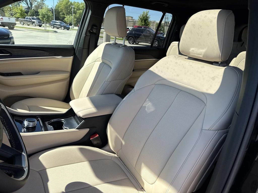 2025 Jeep Grand Cherokee GRAND CHEROKEE L LIMITED 4X2