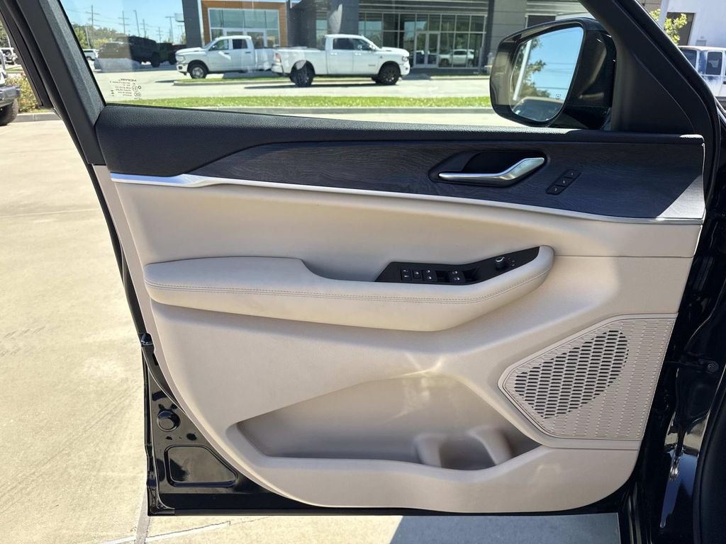 2025 Jeep Grand Cherokee GRAND CHEROKEE L LIMITED 4X2