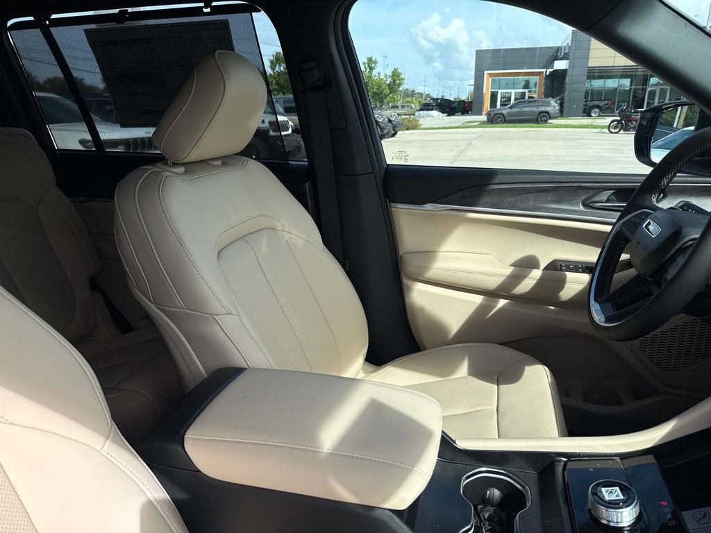 2025 Jeep Grand Cherokee GRAND CHEROKEE L LIMITED 4X2