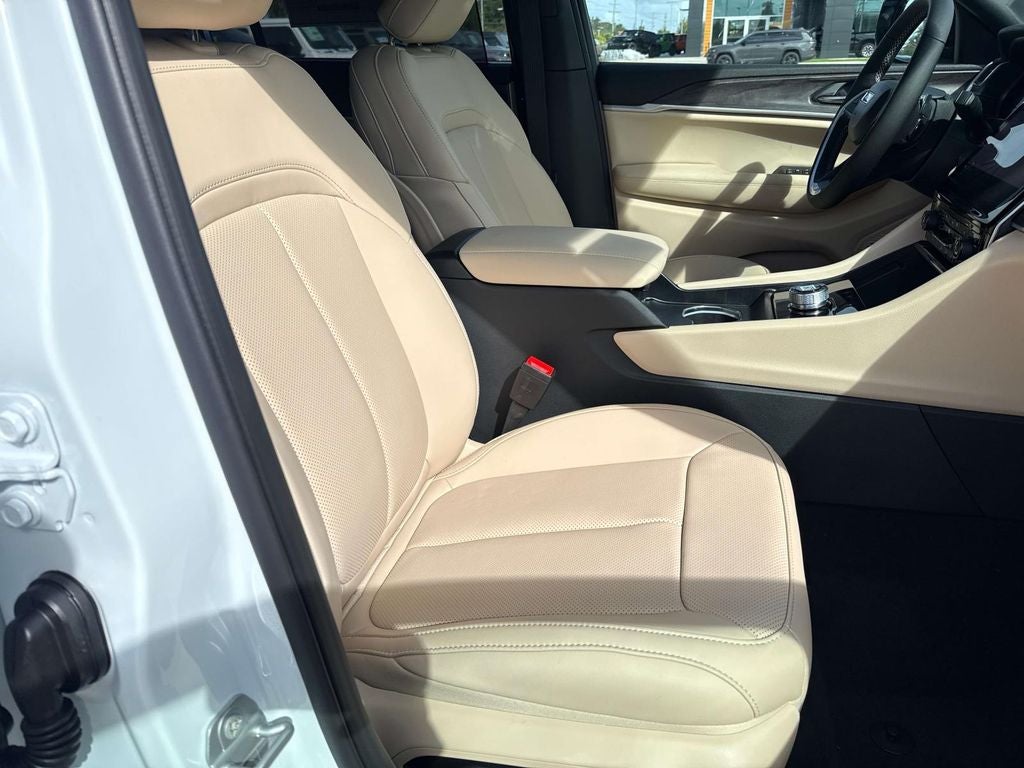 2025 Jeep Grand Cherokee GRAND CHEROKEE L LIMITED 4X2