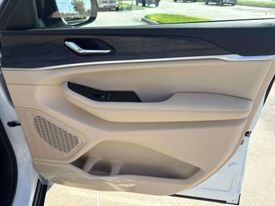 2025 Jeep Grand Cherokee GRAND CHEROKEE L LIMITED 4X2