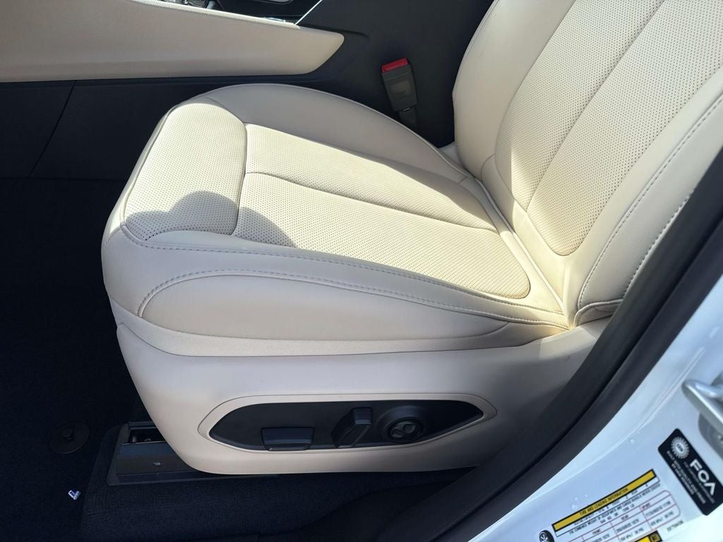 2025 Jeep Grand Cherokee GRAND CHEROKEE L LIMITED 4X2