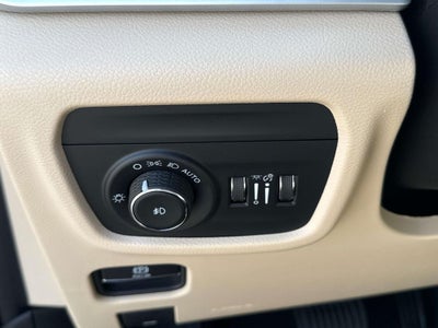 2025 Jeep Grand Cherokee GRAND CHEROKEE L LIMITED 4X2