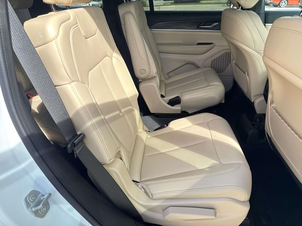 2025 Jeep Grand Cherokee GRAND CHEROKEE L LIMITED 4X2