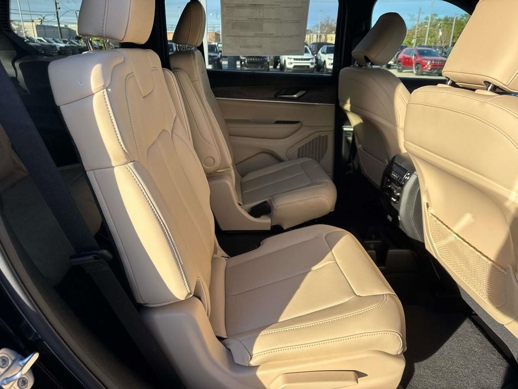 2025 Jeep Grand Cherokee GRAND CHEROKEE L LIMITED 4X2