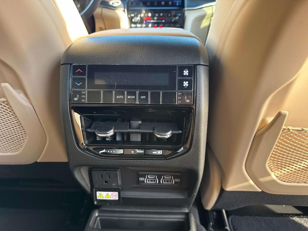 2025 Jeep Grand Cherokee GRAND CHEROKEE L LIMITED 4X2