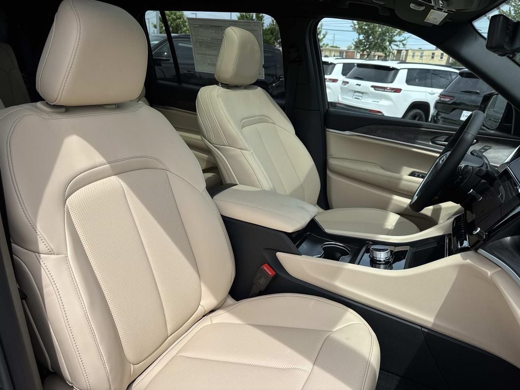 2026 Jeep Grand Cherokee GRAND CHEROKEE L LIMITED 4X2