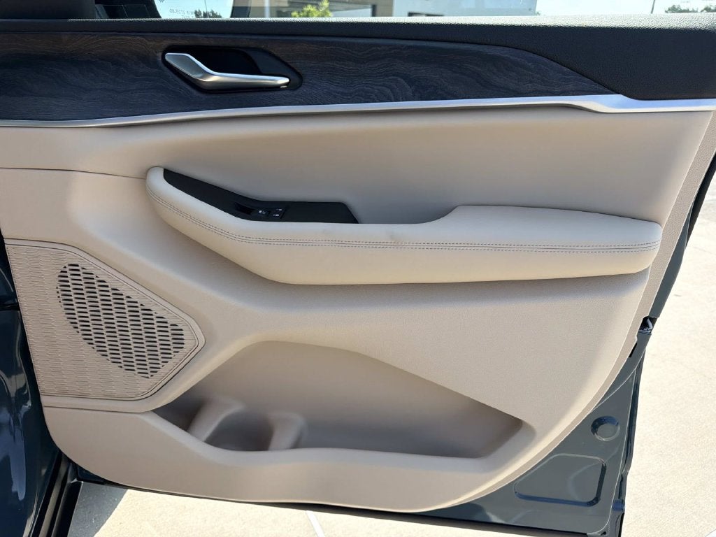 2027 Jeep Grand Cherokee Limited