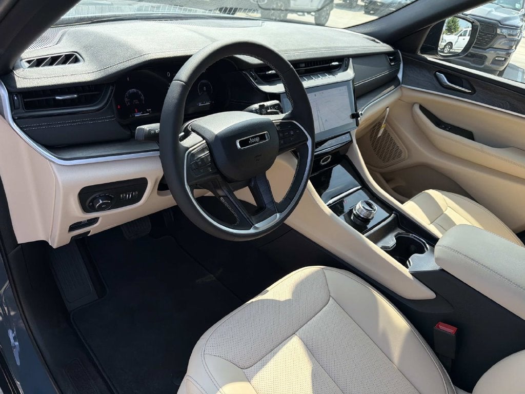 2027 Jeep Grand Cherokee Limited