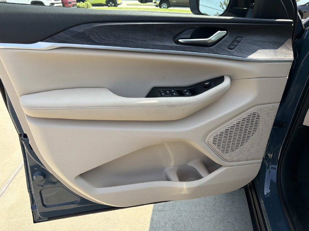 2027 Jeep Grand Cherokee Limited