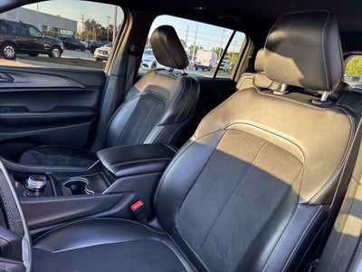 2024 Jeep Grand Cherokee L Altitude 4x4