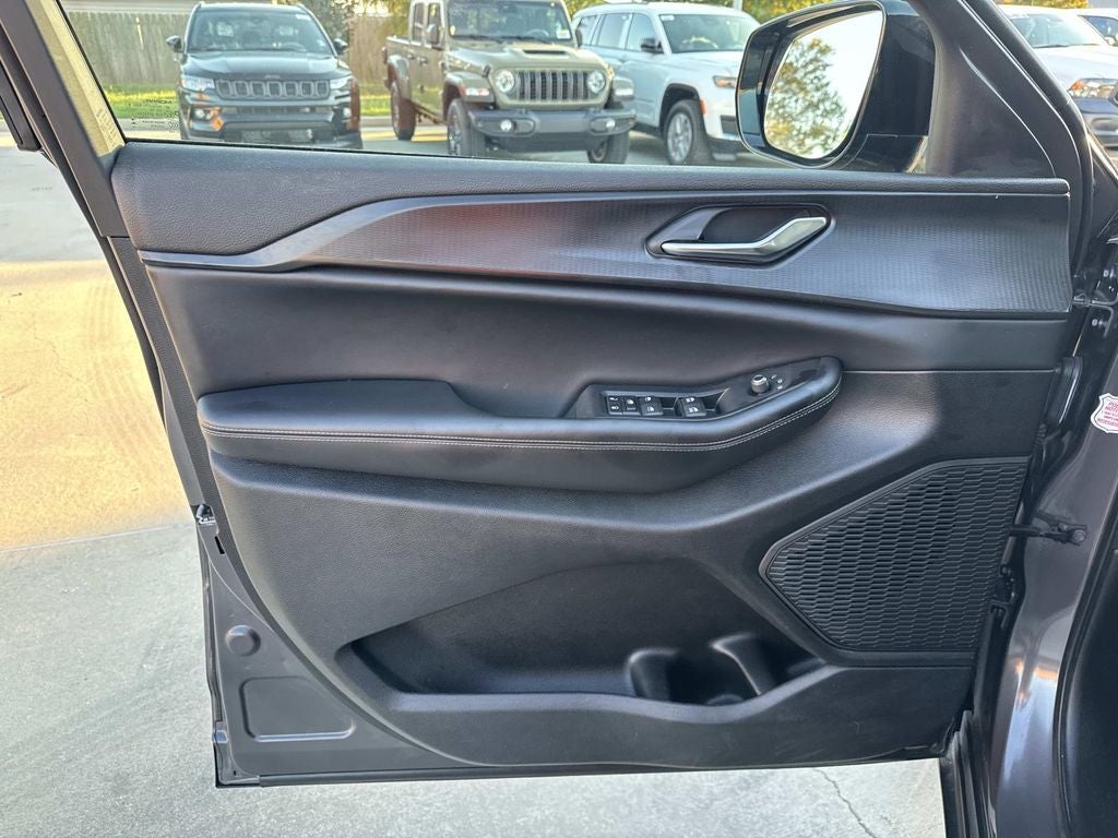 2024 Jeep Grand Cherokee L Altitude 4x4