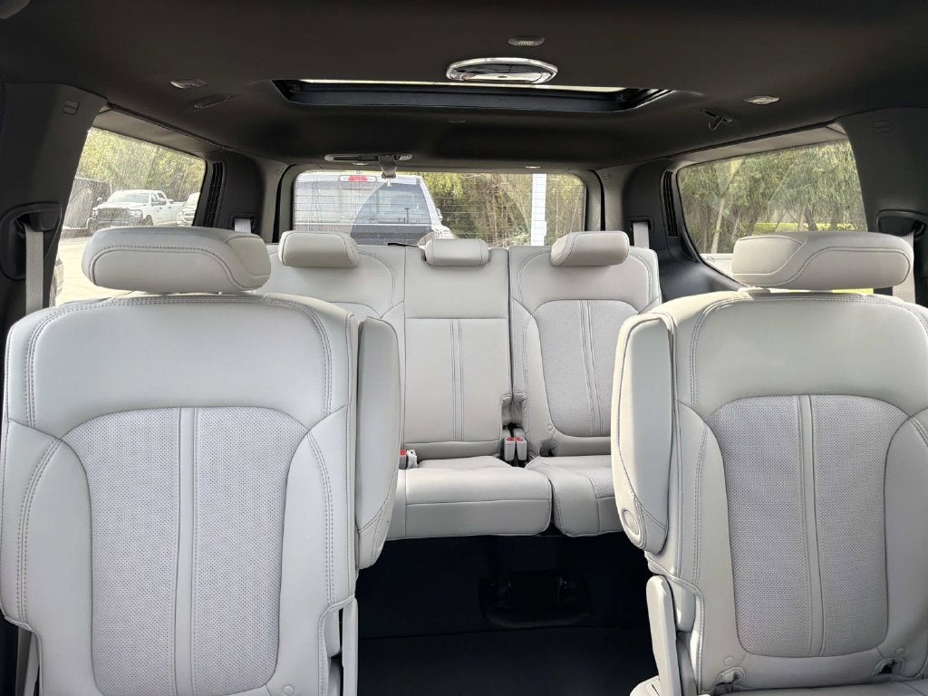 2027 Jeep Grand Wagoneer 4x2