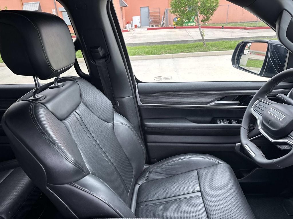 2024 Jeep Wagoneer Series II 4x2