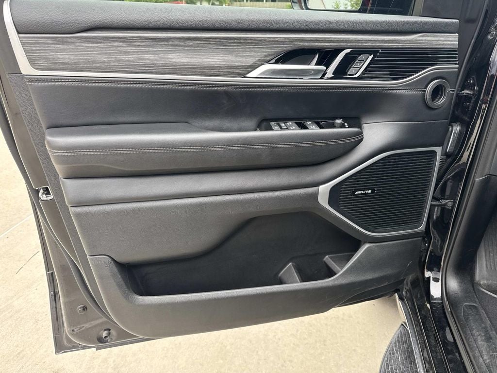 2024 Jeep Wagoneer Series II 4x2