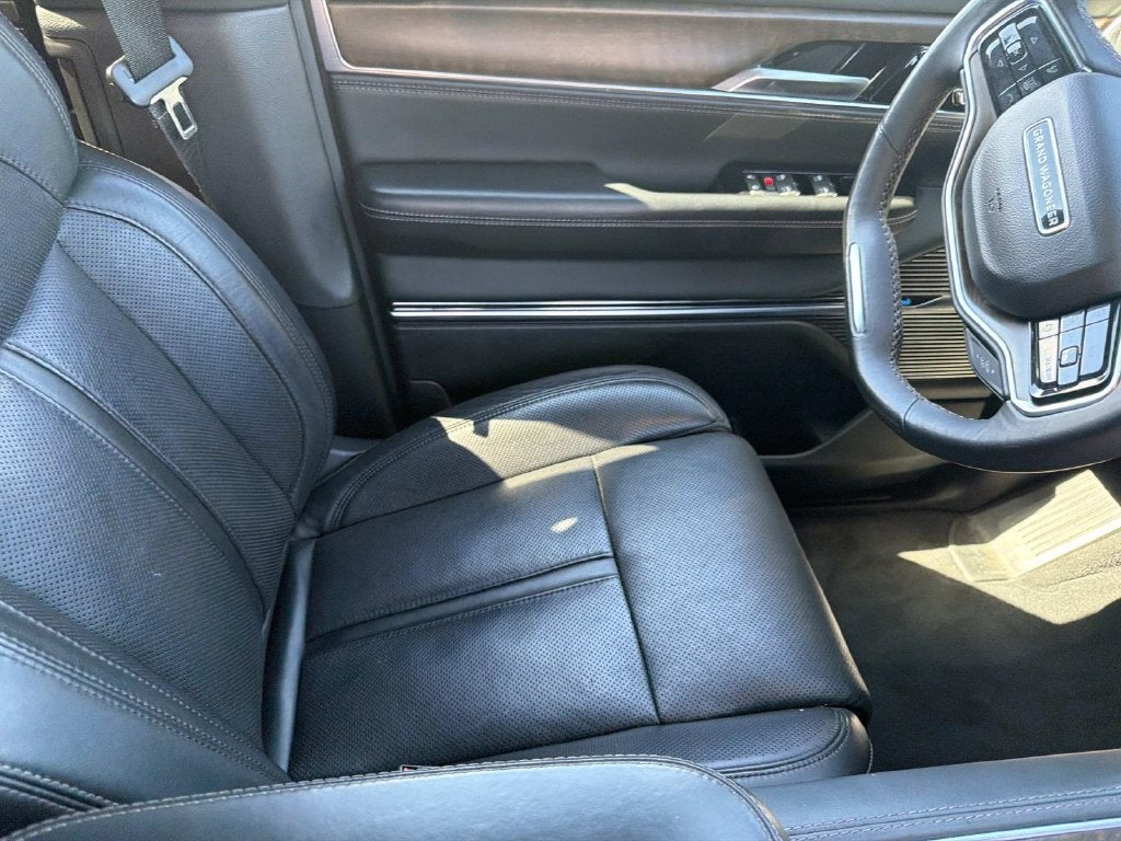 2023 Jeep Grand Wagoneer Base