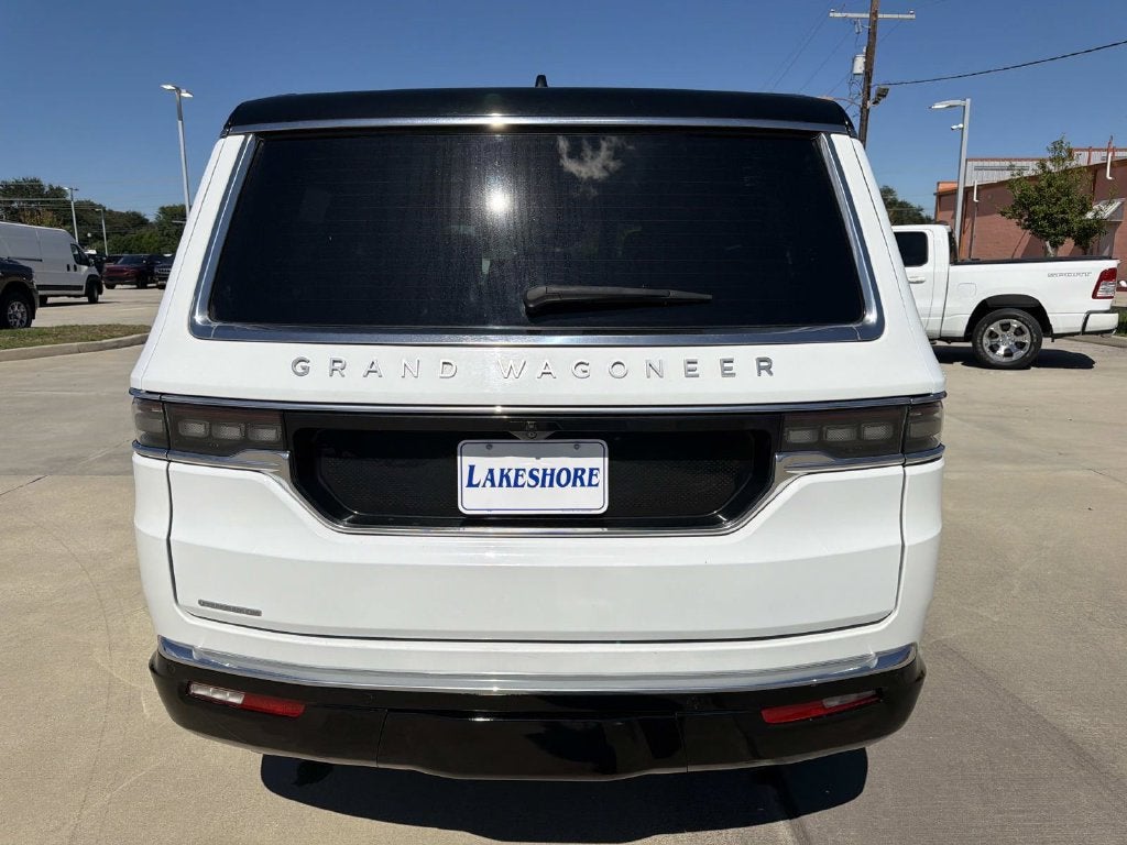 2023 Jeep Grand Wagoneer Base