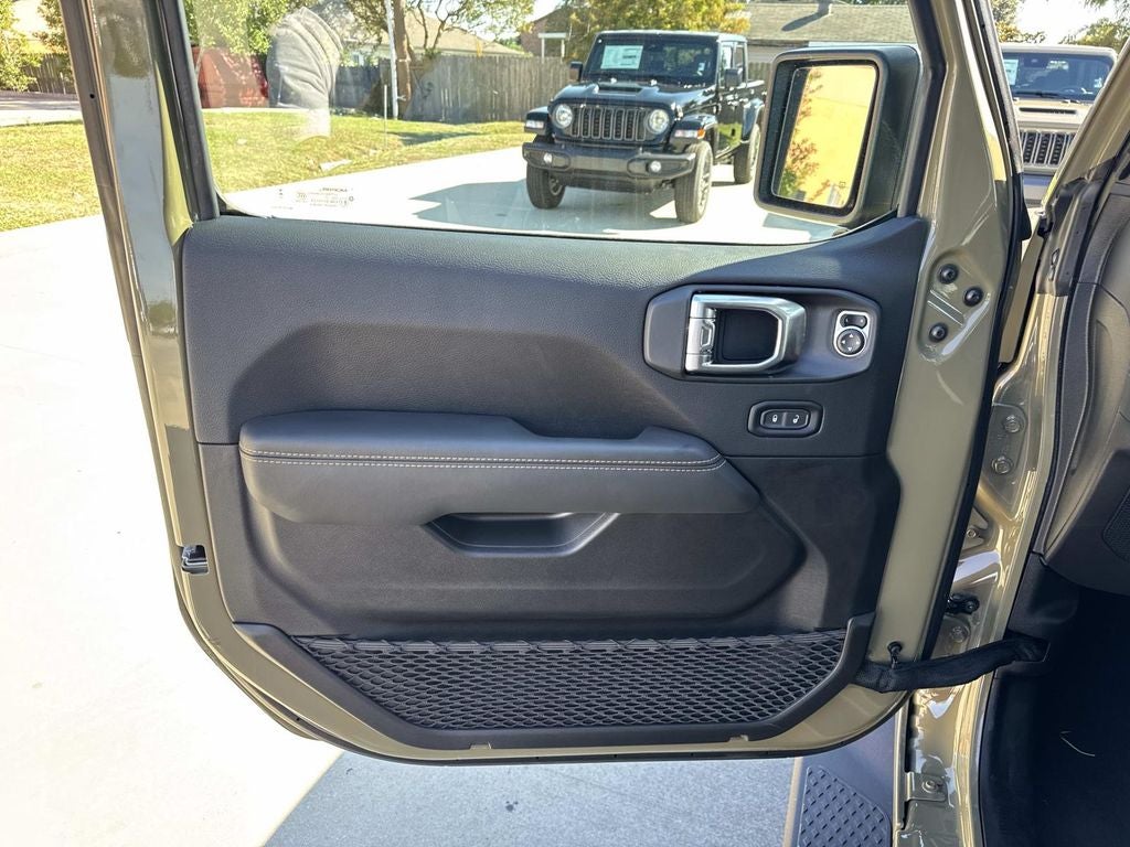 2025 Jeep Gladiator GLADIATOR HIGH TIDE 4X4