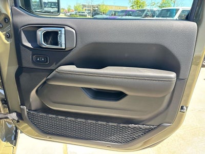 2026 Jeep Gladiator GLADIATOR SAHARA 4X4