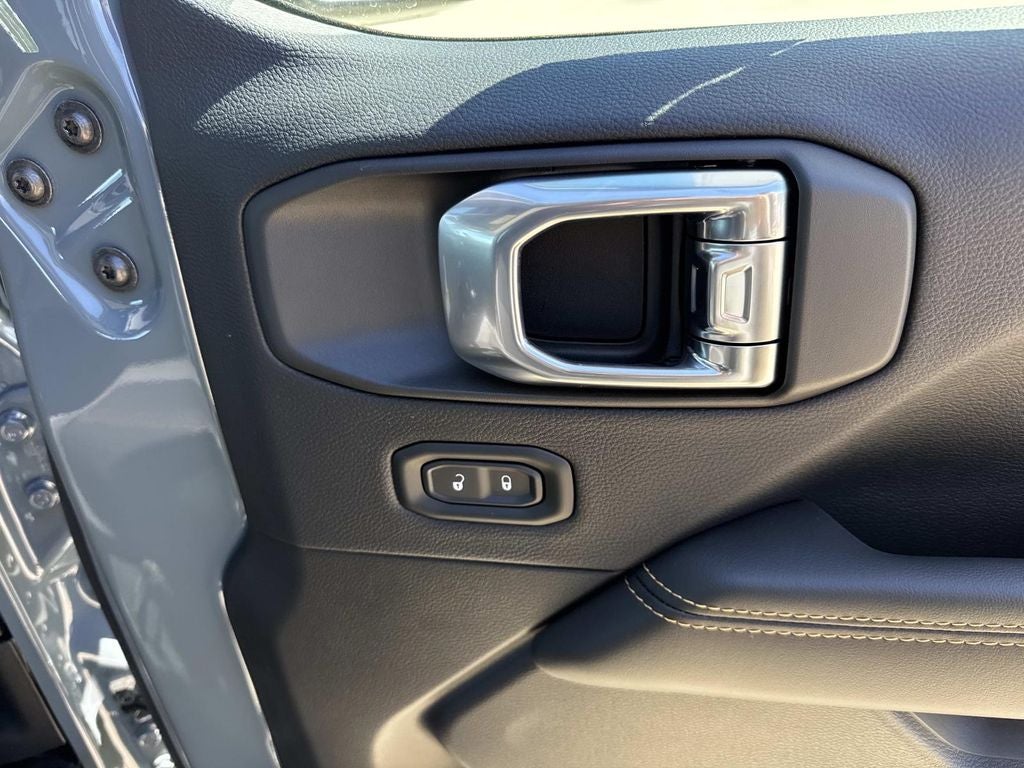 2026 Jeep Gladiator GLADIATOR SAHARA 4X4