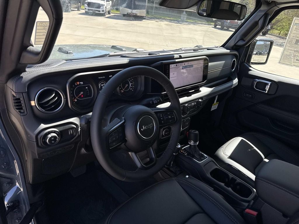 2026 Jeep Gladiator GLADIATOR SAHARA 4X4