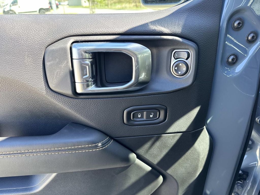 2026 Jeep Gladiator GLADIATOR SAHARA 4X4