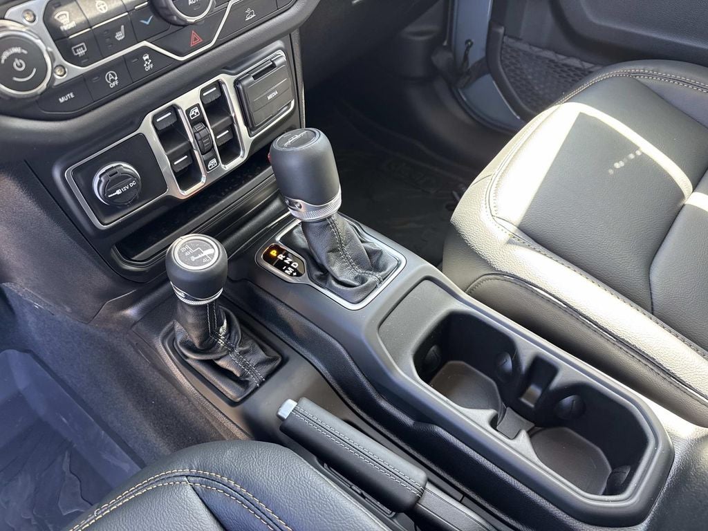 2026 Jeep Gladiator GLADIATOR SAHARA 4X4