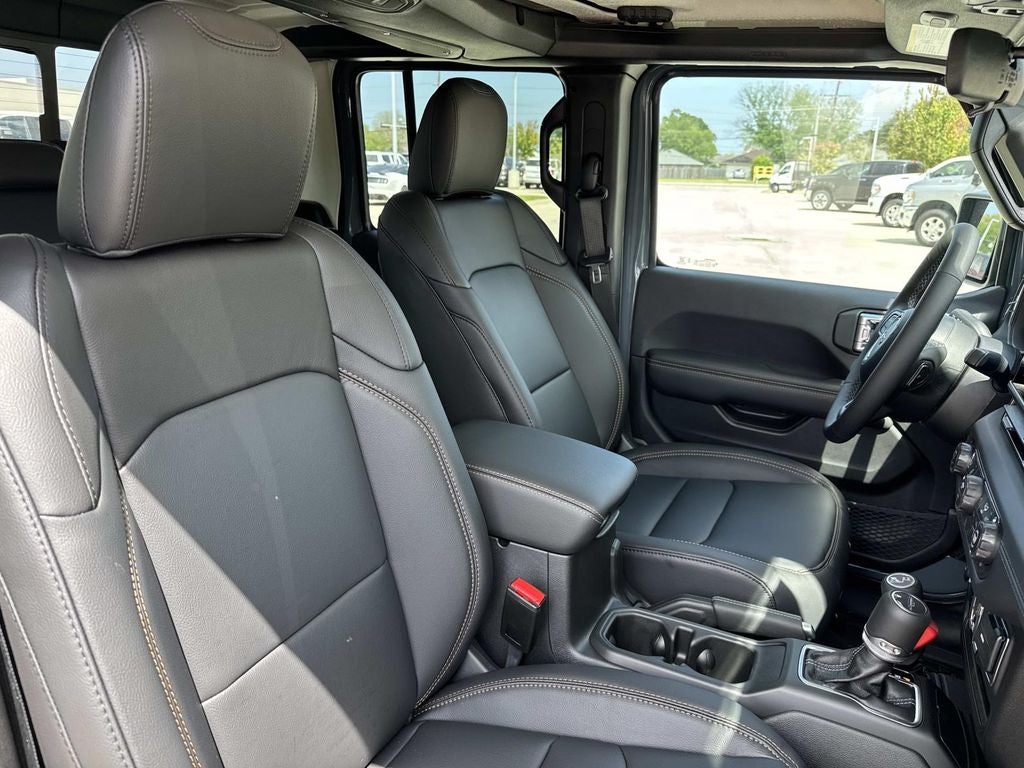 2026 Jeep Gladiator GLADIATOR SAHARA 4X4