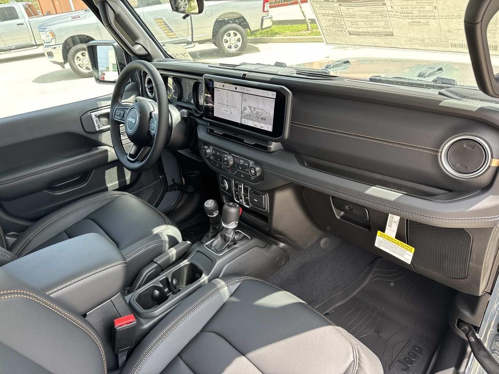 2026 Jeep Gladiator GLADIATOR SAHARA 4X4