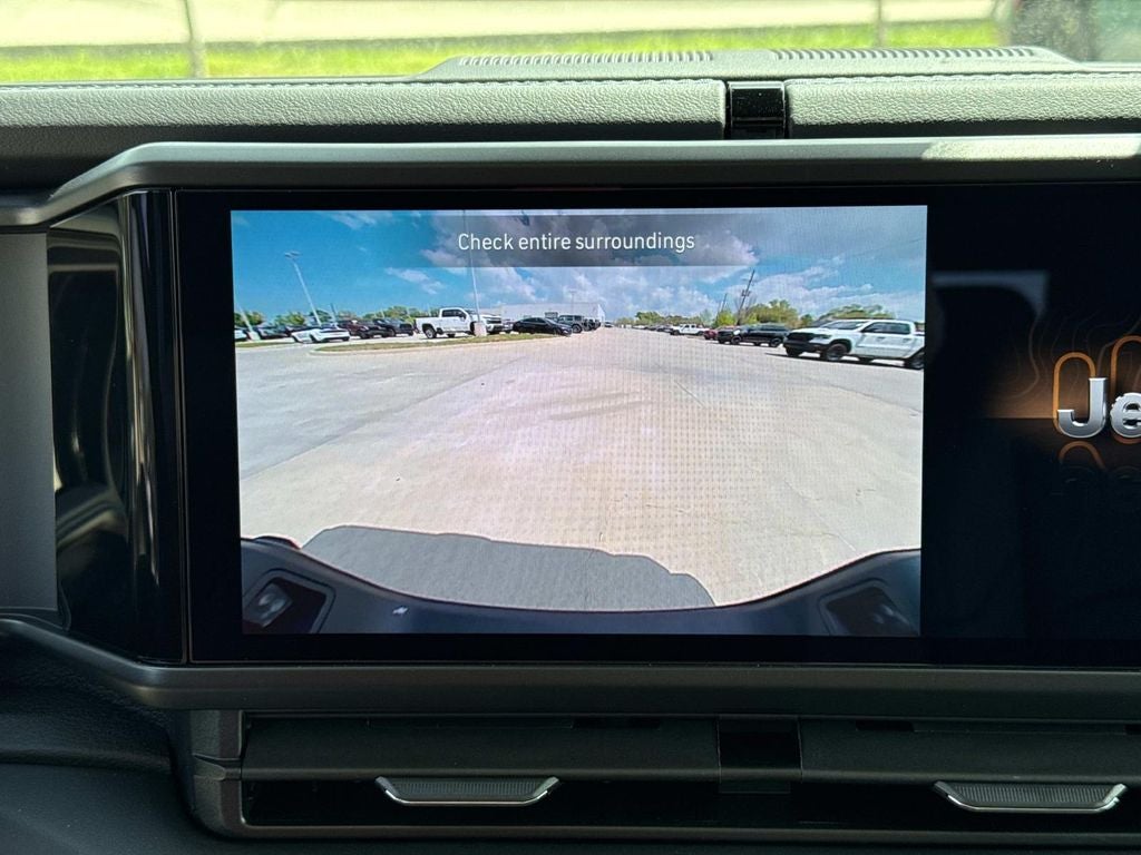 2026 Jeep Gladiator GLADIATOR SAHARA 4X4