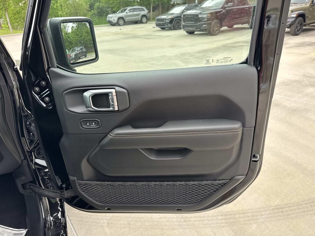 2026 Jeep Gladiator GLADIATOR SAHARA 4X4