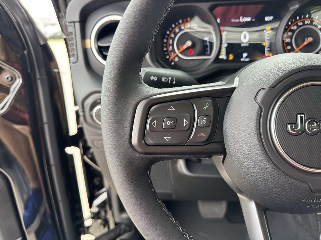 2026 Jeep Gladiator GLADIATOR SAHARA 4X4