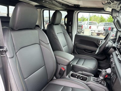 2026 Jeep Gladiator GLADIATOR SAHARA 4X4