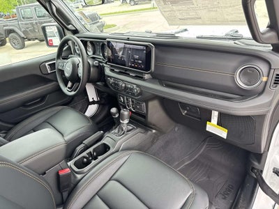 2026 Jeep Gladiator GLADIATOR SAHARA 4X4