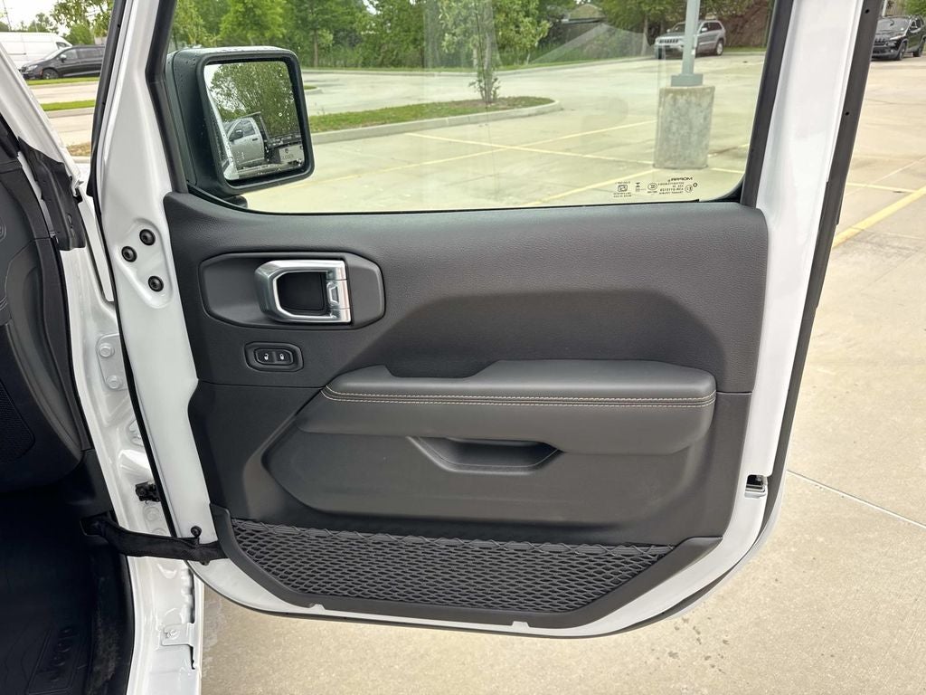 2026 Jeep Gladiator GLADIATOR SAHARA 4X4