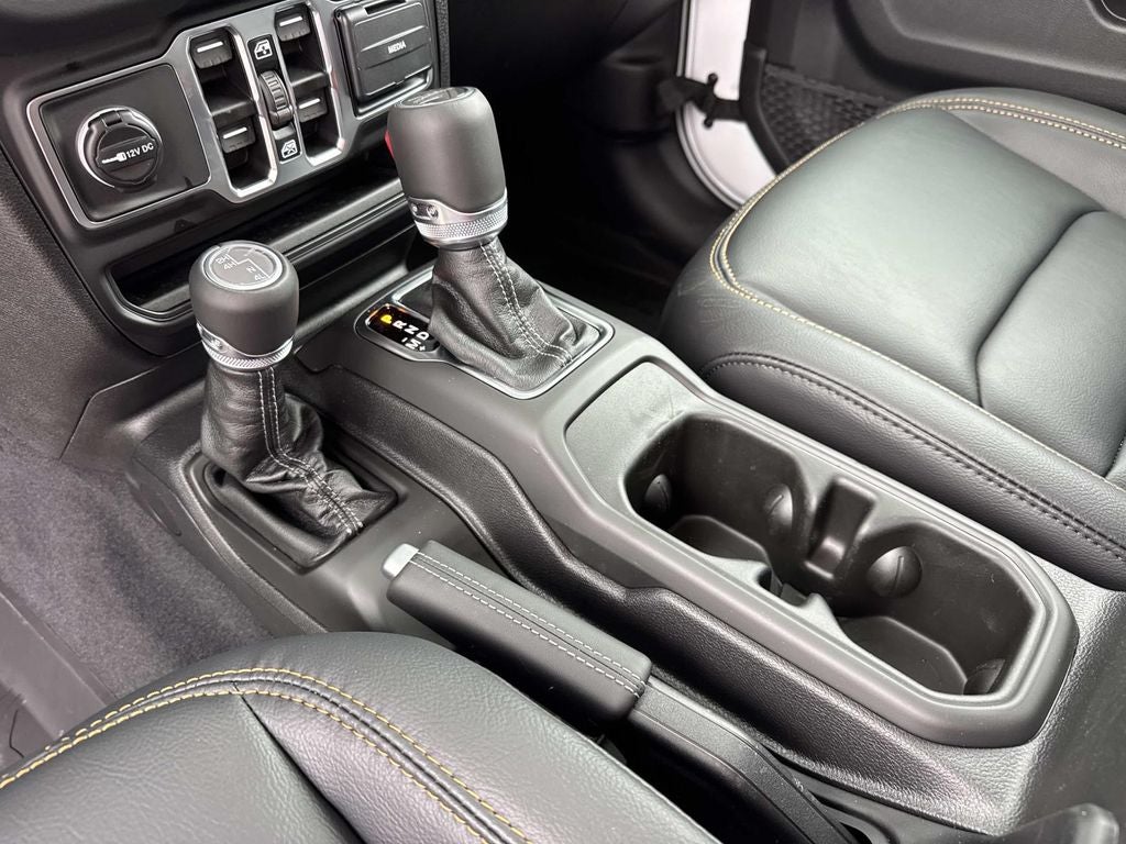 2026 Jeep Gladiator GLADIATOR SAHARA 4X4