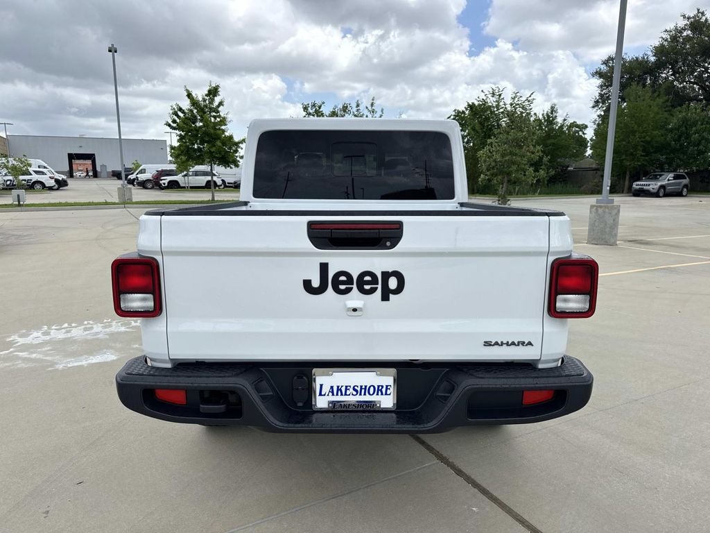 2026 Jeep Gladiator GLADIATOR SAHARA 4X4