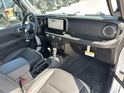 2026 Jeep Gladiator GLADIATOR SAHARA 4X4