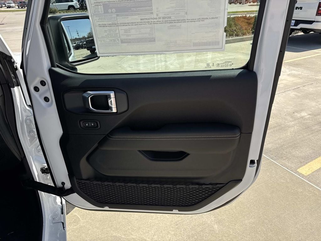 2026 Jeep Gladiator GLADIATOR SAHARA 4X4