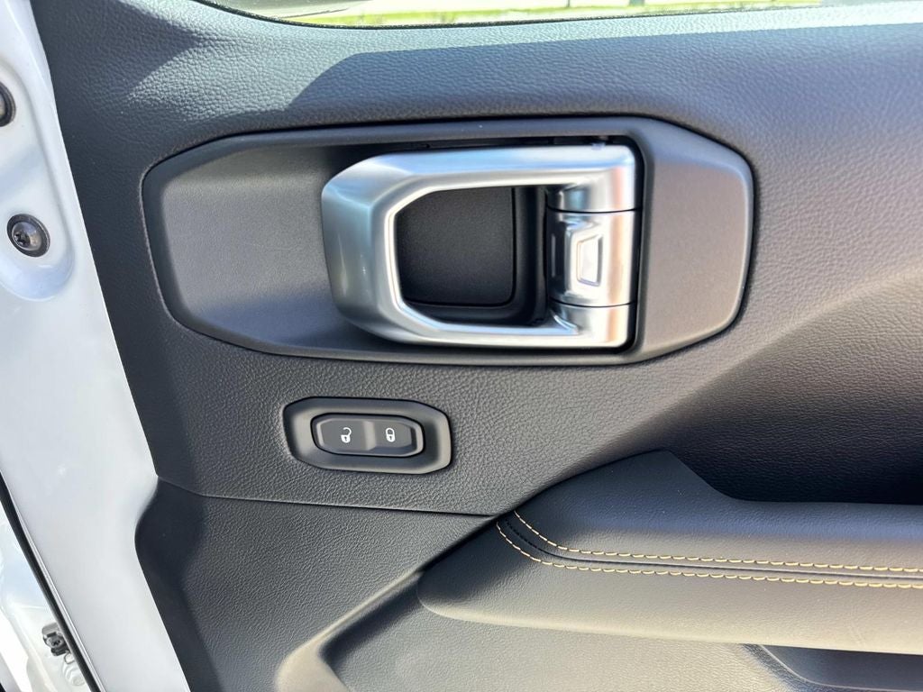 2026 Jeep Gladiator GLADIATOR SAHARA 4X4