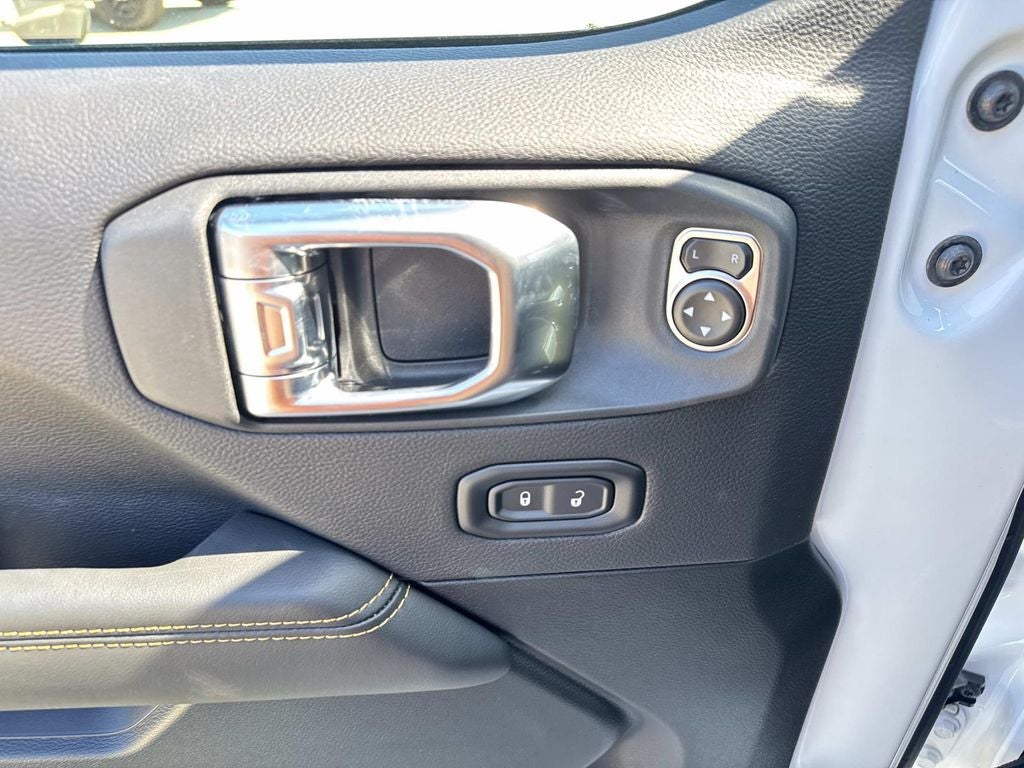 2026 Jeep Gladiator GLADIATOR SAHARA 4X4