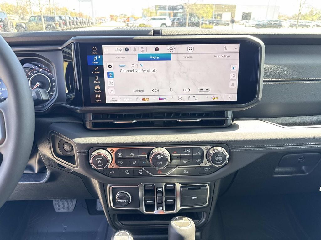 2026 Jeep Gladiator GLADIATOR SAHARA 4X4