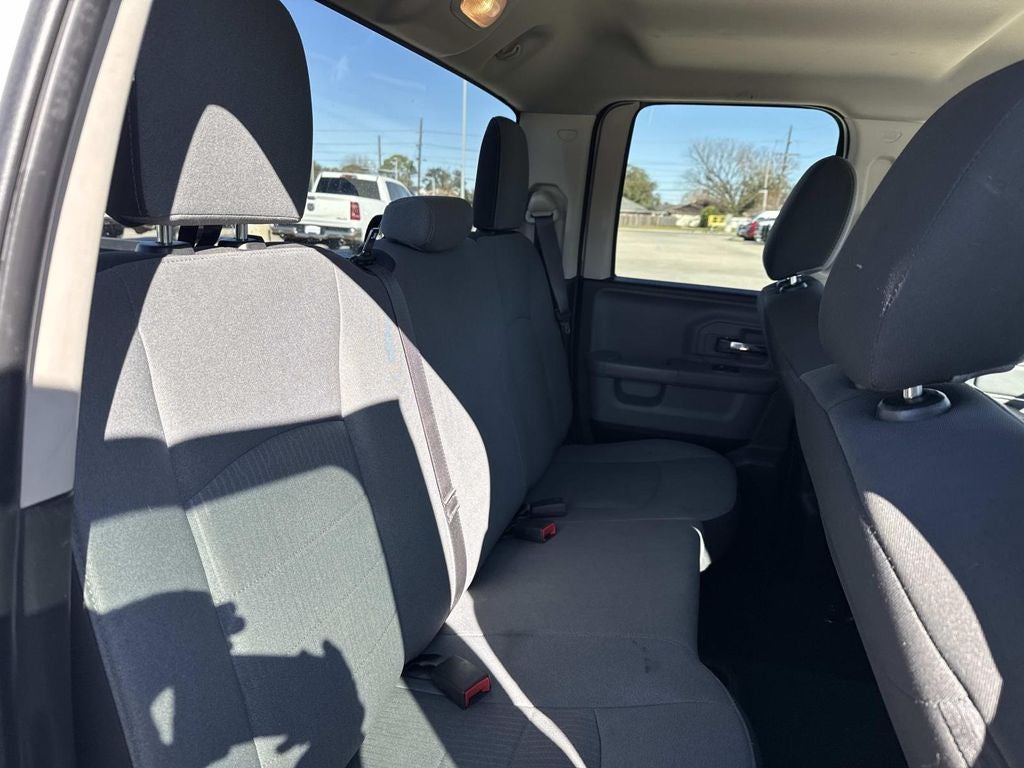 2024 RAM 1500 Classic SLT Quad Cab 4x2 6'4' Box