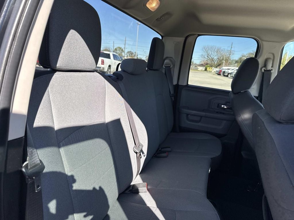 2024 RAM 1500 Classic SLT Quad Cab 4x2 6'4' Box