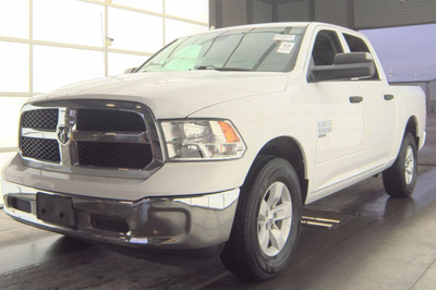2023 RAM 1500 Classic SLT Crew Cab 4x4 5'7' Box