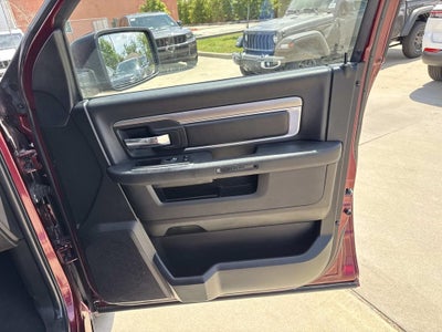 2024 RAM 1500 Classic Warlock Crew Cab 4x4 5'7' Box