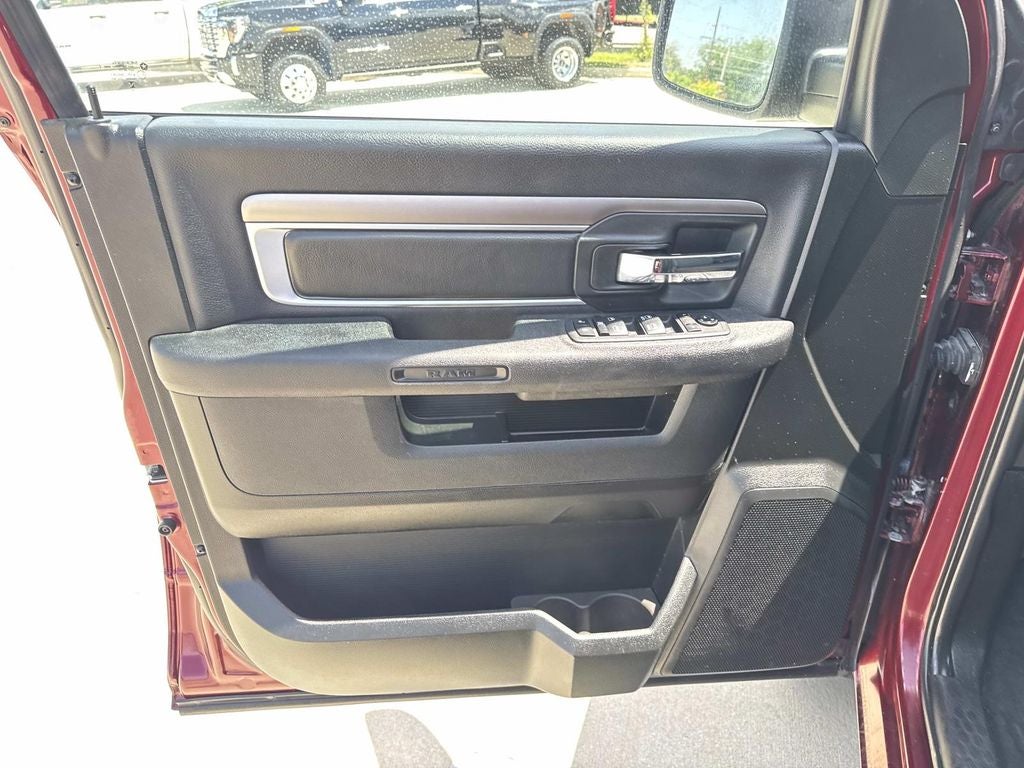 2024 RAM 1500 Classic Warlock Crew Cab 4x4 5'7' Box