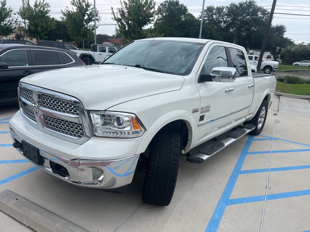 2017 RAM 1500 Laramie Crew Cab 4x4 6'4' Box