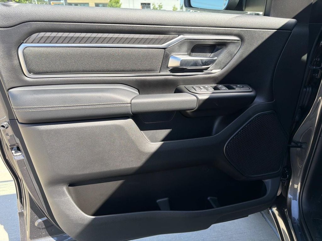 2027 RAM 1500 Big Horn/Lone Star