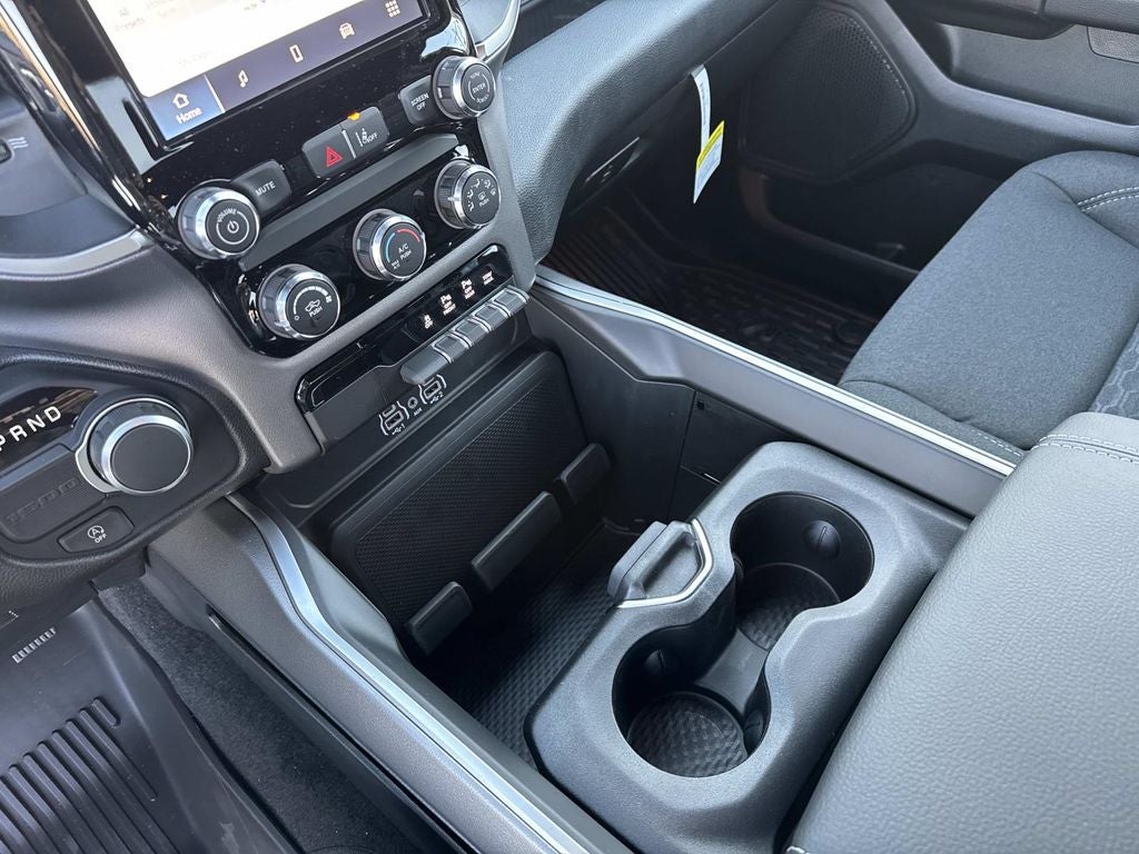 2026 RAM Ram 1500 RAM 1500 BIG HORN CREW CAB 4X2 5'7' BOX